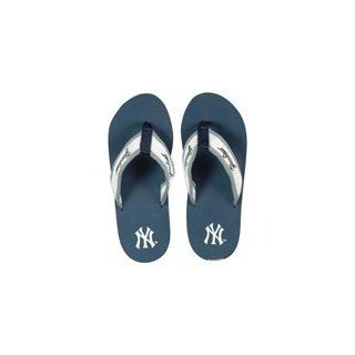 New York Yankees Flip Flops: Shoes