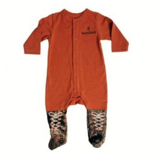 BROWNING BRB007.330 TEXAS ORANGE ONE PIECE BABY PAJAMAS ORG. /CAMO ACCENTS: Infant And Toddler Layette Sets: Clothing