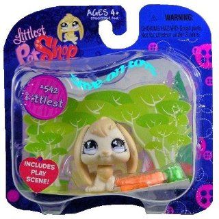 Littlest Pet Shop # 542 Bunny Rabbit with Carrots: Toys & Games
