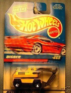 Mattel Hot Wheels 1998 1:64 Scale Yellow Digger Die Cast Car Collector #643: Toys & Games