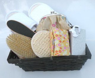 Spa Kit, Spa Bath Basket Pamper Your Soul:Deluxe Natural Bath & Beauty Spa Basket, Comes With Gorgeous Super Rich Re Useable Rectangle Basket (Size At 10" Wide x 7.5" Deep x 4" High) The Super Rich Spa Basket 7 pcs/Set For All Year Round