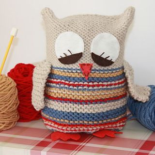 sleepy owl starter knitting kit by the little knit kit company