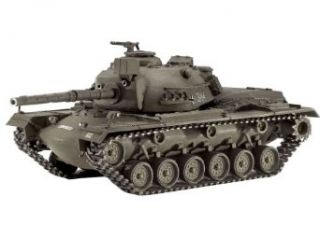 Revell M48 A2/A3 Battle Tank: Toys & Games
