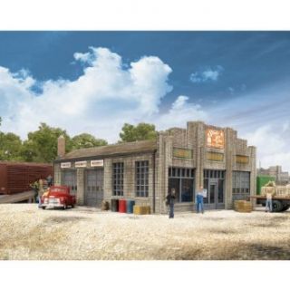  Walthers Cornerstone Series&#174 N Scale State Line Farm Supply 3 1/4 x 4 1/4 x 1 7/8" Ramp: 1 3/16 x 4 7/8": Toys & Games