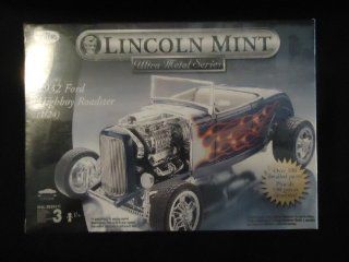 Lincoln Mint Ultra Metal Series 1932 Ford Highboy Roadster 1/24 scale: Toys & Games