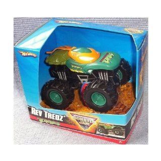 Teenage Mutant Ninja Turtles 1:43 Hotwheels Monster Jam Rev Tredz Truck: Toys & Games