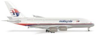 Herpa Wings Malaysian A380 800 1/400 Model Airplane: Toys & Games