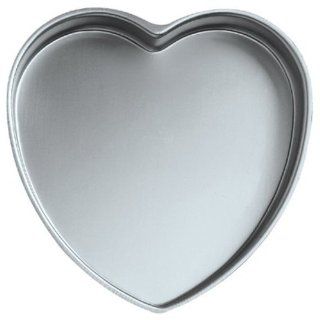 Wilton 6 Inch Heart Cake Pan (2105 4781 or 502 1131) Novelty Cake Pans Kitchen & Dining
