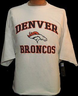 5XL NFL Denver Broncos White Short Sleeve Screenprint T shirt  Sports Fan Apparel  Sports & Outdoors