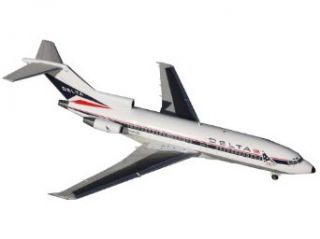 Gemini Jets B727 100 Delta Widget Livery Aircraft Diecast Vehicle, Scale 1/200: Toys & Games