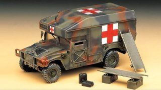 1/35 M 997 Maxi Ambulance 13243 (1352)   Plastic Model Kit: Toys & Games