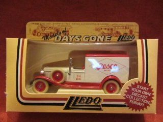 LLEDO Days Gone Packard Town Van White / Red #22008 Tesco NIB (8): Toys & Games
