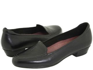 Clarks Timeless Womens Slip on Shoes (Black)