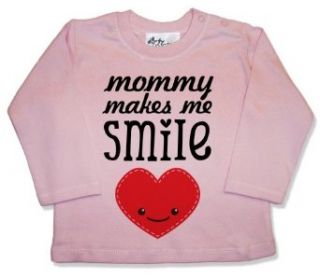 DF   Mommy makes me smile   Mother's Day Baby & Toddler Long Sleeve T shirt: Clothing