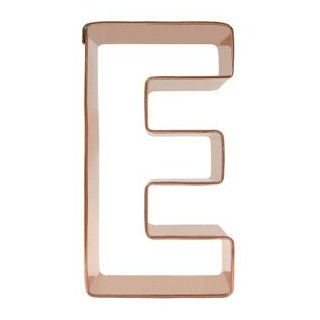 Letter E cookie cutter: Kitchen & Dining