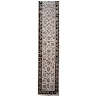 Hand knotted Oriental Ebony Wool Rug (28 x 18)